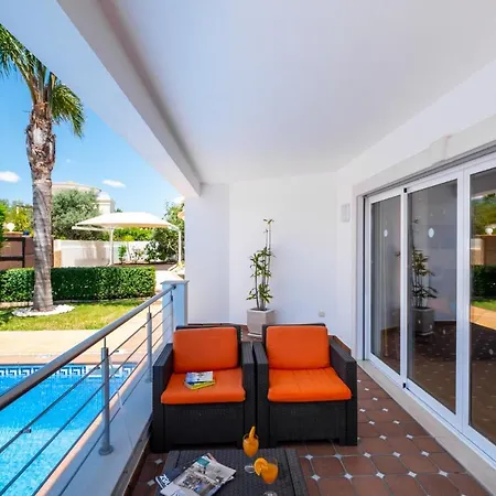 Villa Laguna - Moradia Relaxante Com Piscina Aquecivel E Bbq - Albufeira